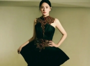 张雨绮黑色长裙惊艳亮相