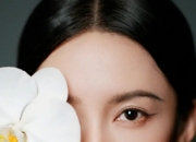 李沁化身都市丽人，气场全开展现别样魅力