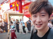 锦州夜市新体验：与机器人共赴热闹之约